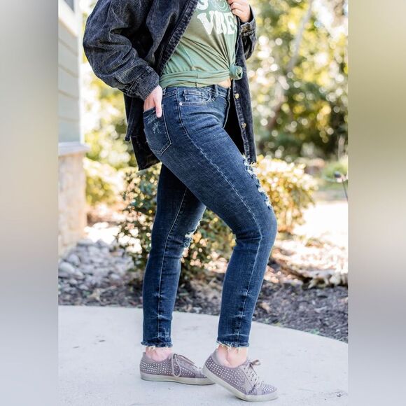 Judy Blue Women's Relaxed Fit Distressed Dark Blue Jeans  NWT   |  Size:  5/27 - Picture 2 of 16